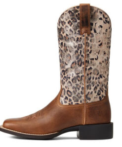 Round Up Wide Square Toe Western Boot