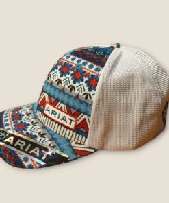 Keps från Ariat med stickad front