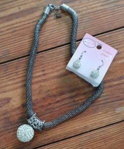 Smyckesset halsband och örhängen