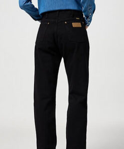 Svarta jeans från Wrangler i klassisk westernstil.