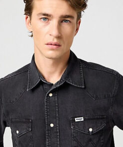 Svart jeansskjorta i westernstil från Wrangler
