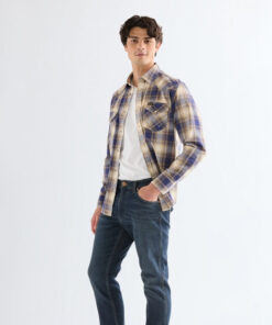 Wrangler Regular Indigo Shirt i klassiskt rutig westernstil.